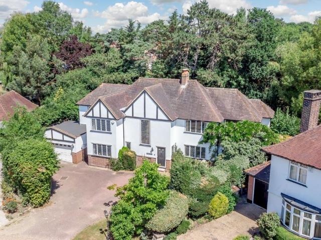 Oakwood Close, Chislehurst BR7, 5 bed detached house to rent, £4,750 pcm | PrimeLocation