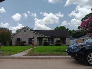 Oakwood Ln