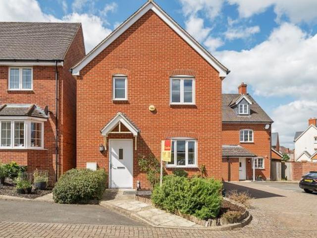 Oakwood Way, Cumnor, Oxford, OX2 3 bed detached house to rent £1,800 pcm £415 pw
