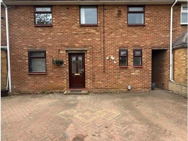 Oak Crescent, Biggleswade SG18, 3 bed terraced house to rent, £1,550 pcm | PrimeLocation