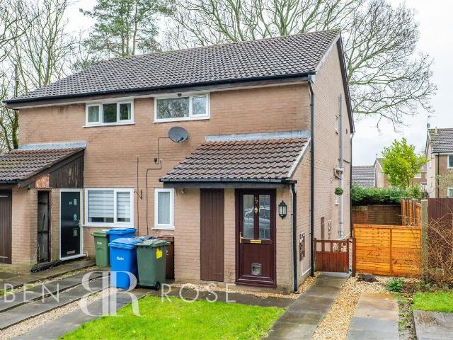 Oak Croft, Clayton Le Woods, Chorley PR6, 1 bed flat to rent, £650 pcm | PrimeLocation
