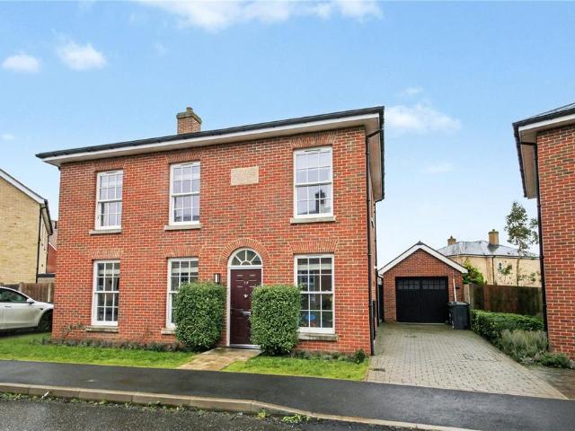 Oak Avenue, Loddon, Norwich, Norfolk. 4 bed detached house to rent £1,700 pcm £392 pw