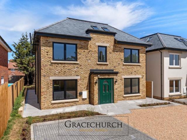 Oak Gate, Goffs Lane, Goffs Oak EN7 5 bed detached house to rent £5,000 pcm £1,154 pw