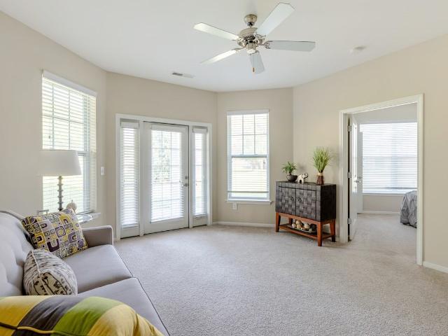 Oak Grove Crossing Apartments 2 Bedroom Apartment for Rent at 7133 Castle Way, Newburgh, IN 47630