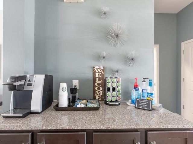 Oak Grove Crossing Apartments 3 Bedroom Apartment for Rent at 7133 Castle Way, Newburgh, IN 47630