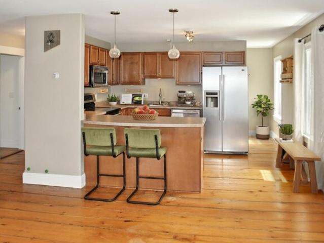 Oak Grove Ave Apt,bath, Condo For Sale