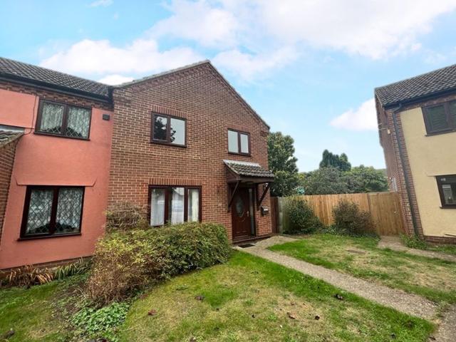 Oak Drive, Beck Row, Bury St. Edmunds IP28, 4 bed semi detached house to rent, £1,515 pcm | PrimeLocation