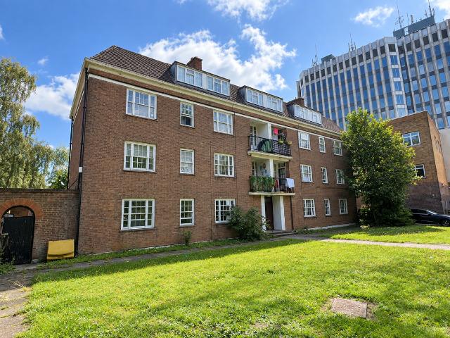 Oak House, Baker Street, Enfield Town EN1, 3 bed flat to rent, £1,900 pcm | PrimeLocation