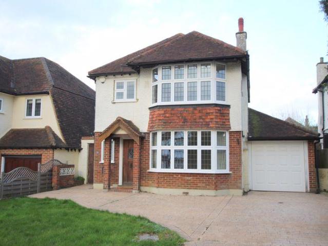 Oak Hill 3 bed detached house to rent £3,000 pcm £692 pw