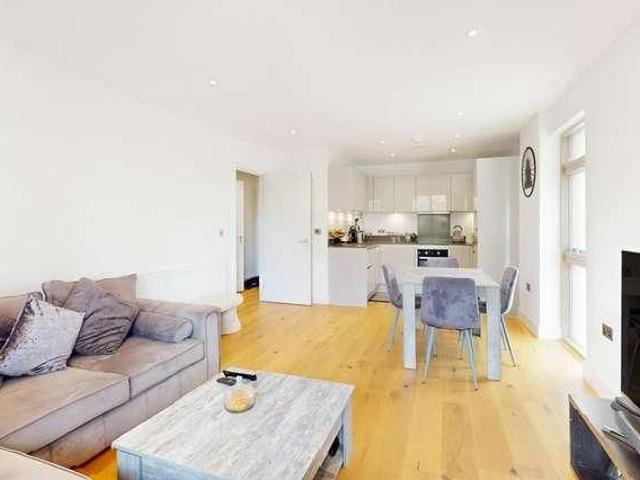 Oak Lodge, Riverwell Close, Watford, WD18