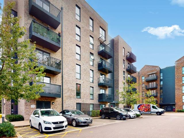 Oak Lodge, Riverwell Close, Watford WD18, 1 bed flat to rent, £1,550 pcm | PrimeLocation