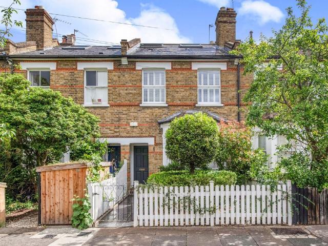 Oak Lane, Twickenham TW1, 4 bed terraced house to rent, £5,500 pcm | PrimeLocation
