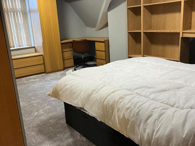 Oak Lane, Bradford BD9 1 bed in a house share to rent £500 pcm £115 pw