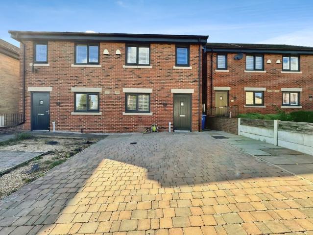 Oak Lea Gardens, Worsley, Manchester M28, 3 bed property to rent, £1,550 pcm | PrimeLocation