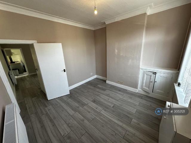 Oak Street, Stoke On Trent, ST1 2 bed terraced house to rent £775 pcm £179 pw