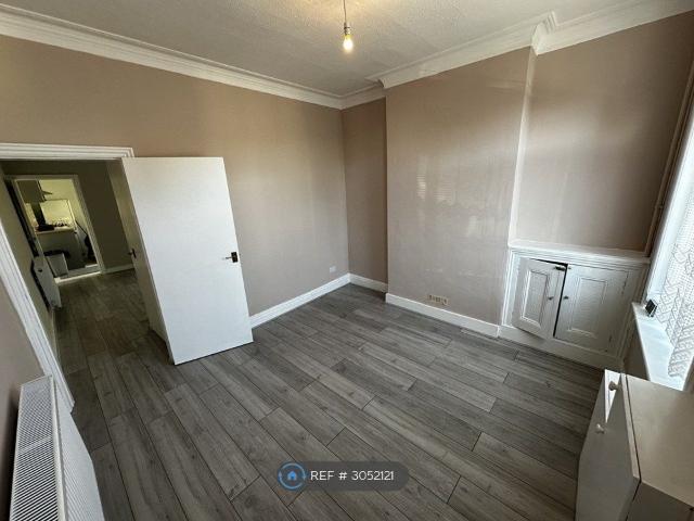Oak Street, Stoke On Trent ST1, 2 bed terraced house to rent, £775 pcm | PrimeLocation