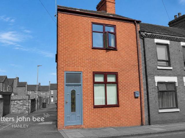 Oak Street, Stoke on trent 2 bed end of terrace house to rent £875 pcm £202 pw