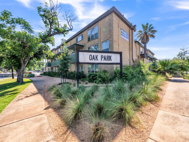 Oak Park Apartments