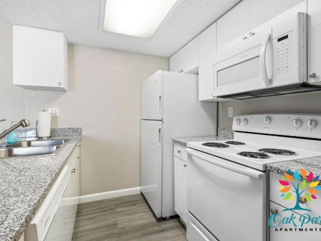Oak Park Apartments 2 Bedroom Apartment for Rent at 2019 5th St W, Samoset, FL 34205 Samoset