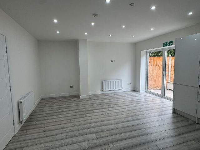 Oak Road, West Bromwich B70, 6 bed semi detached house to rent, £3,500 pcm | PrimeLocation
