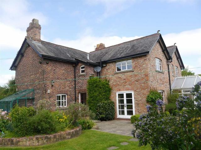 Oak Road, MOTTRAM ST ANDREW 5 bed detached house to rent £3,500 pcm £808 pw