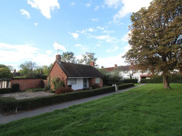 Oak Way, Crawley RH10, 1 bed bungalow to rent, £1,450 pcm | PrimeLocation