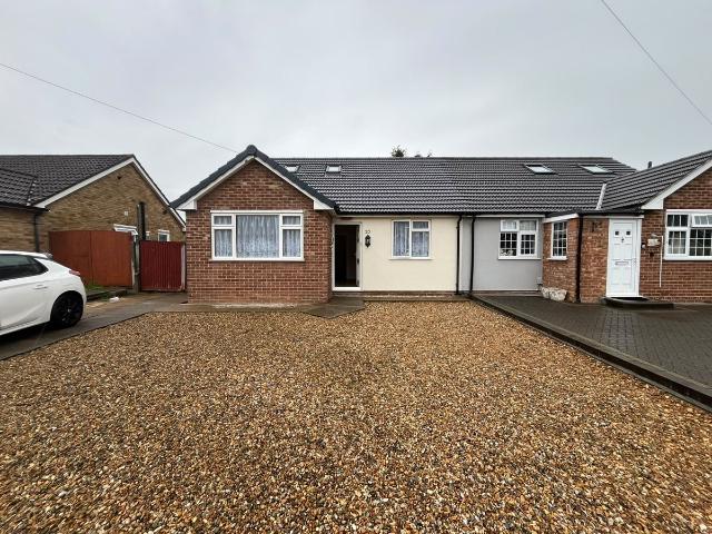 Oak Way, Feltham TW14, 3 bed bungalow to rent, £2,600 pcm | PrimeLocation