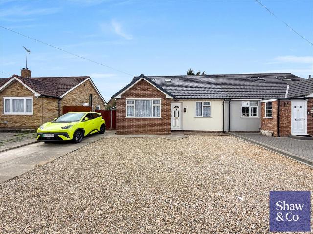 Oak Way, Feltham TW14, 3 bed semi detached bungalow to rent, £2,600 pcm | PrimeLocation