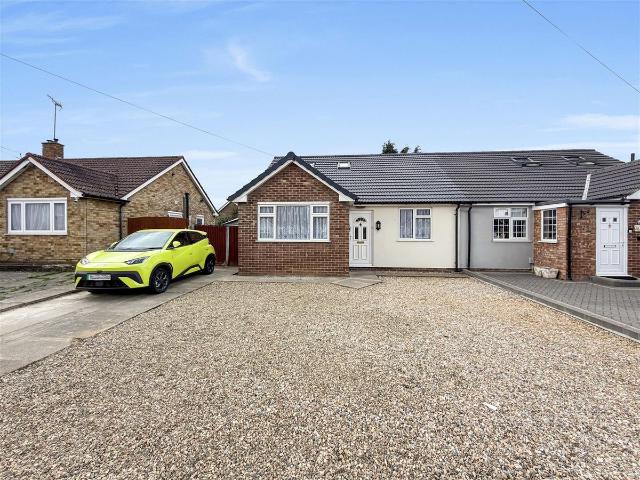 Oak Way, Feltham TW14, 3 bed semi detached bungalow to rent, £2,600 pcm | PrimeLocation