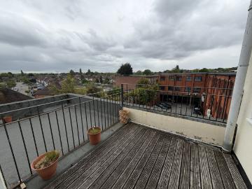 Oak Tree Court, B26