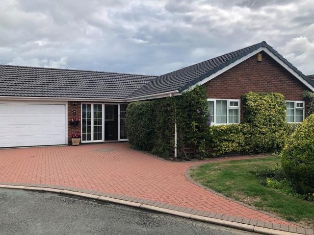 Oak Tree Gate, Audlem, CW3 3 bed bungalow to rent £1,375 pcm £317 pw