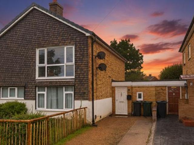 Oak Tree Road, Ashford, 2 Bedroom Maisonette