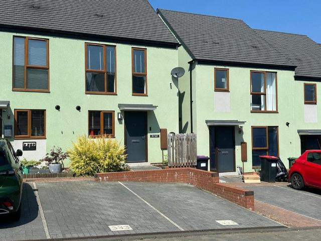 Oak Trees Avenue, Telford 2 bed semi detached house to rent £950 pcm £219 pw