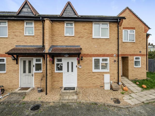 Oak View, Egham 3 bedrooms Property for lettings Seymours
