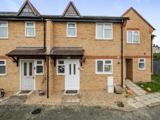 Oak View, Egham TW20, 3 bed terraced house to rent, £2,100 pcm | PrimeLocation