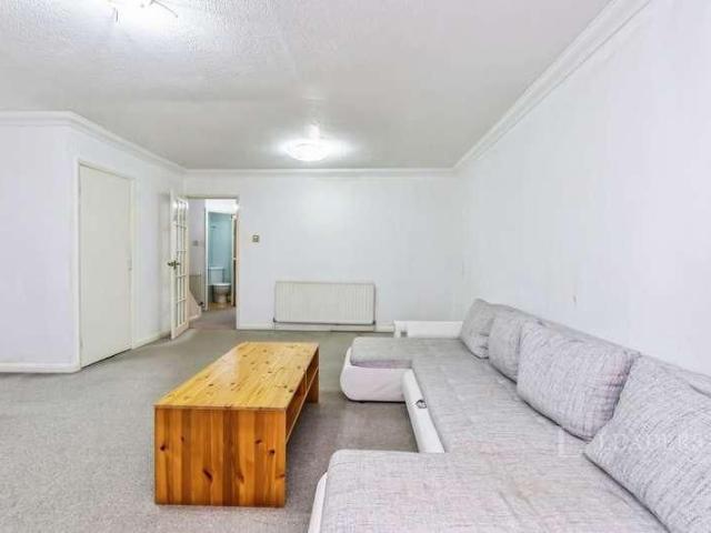 Oakapple Close, South Croydon, CR2
