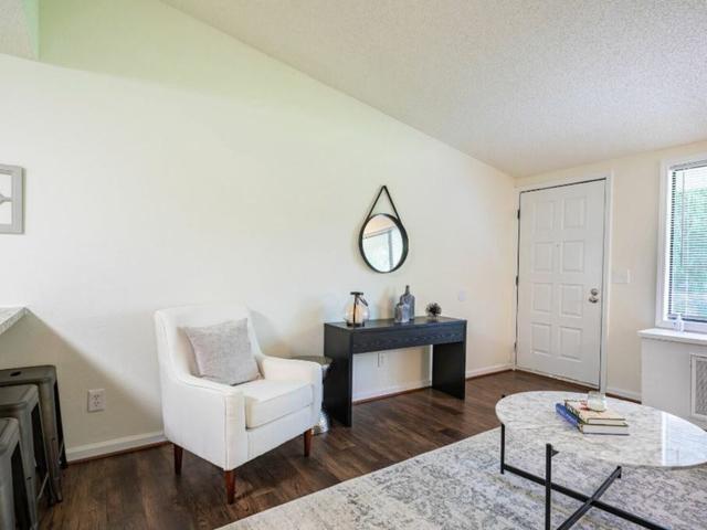 Oakbrook ~ Boutique Cottage Style Living Meets Hassle Free Leasing