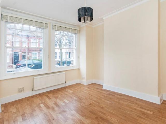 Oakbury Road, Fulham, SW6 1 bed flat to rent £2,150 pcm £496 pw