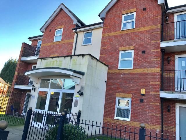 Oakcliffe Road, Manchester M23, 2 bed flat to rent, £1,150 pcm | PrimeLocation