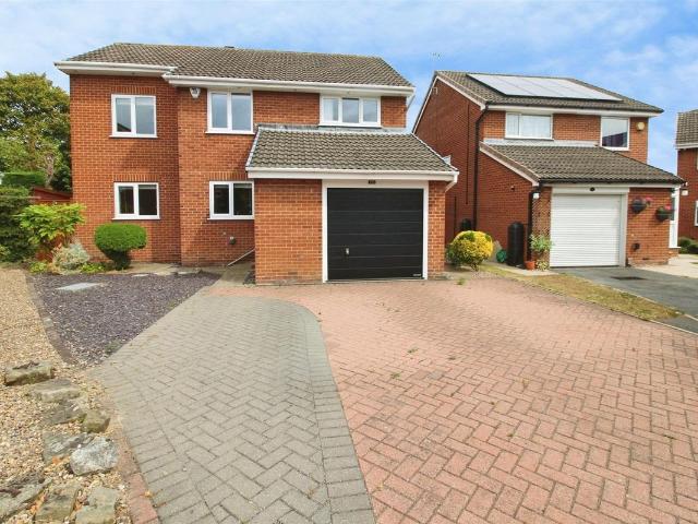 Oakdale Meadow, Leeds LS14, 5 bed semi detached house to rent, £1,950 pcm | PrimeLocation
