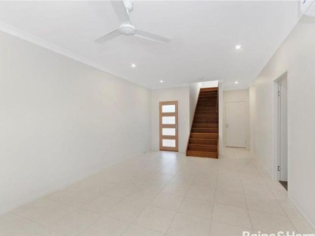 OAKDALE HEIGHTS TWO STORY TOWNHOUSE