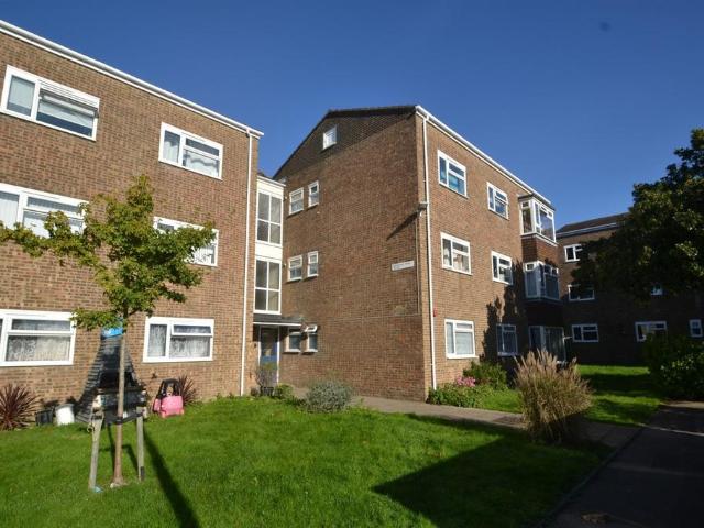 Oakdale 2 bed flat to rent £1,100 pcm £254 pw