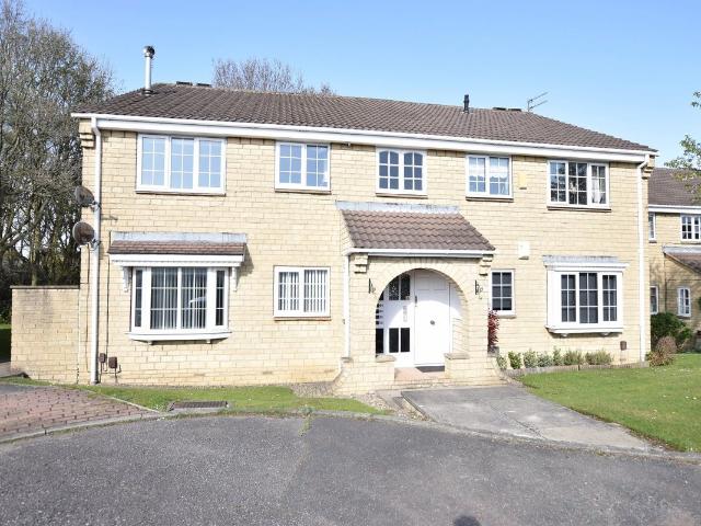 Oakdene Drive, Leeds, West Yorkshire LS17, 2 bed flat to rent, £850 pcm | PrimeLocation