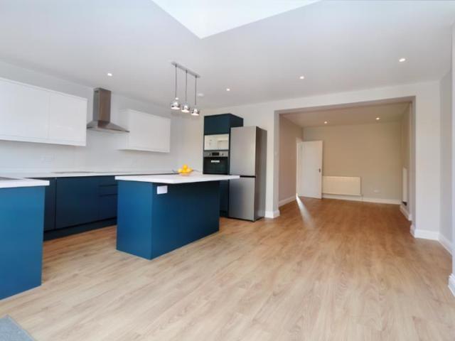 Oakdene Drive, Surbiton KT5 3 bed semi detached house to rent £3,100 pcm £715 pw