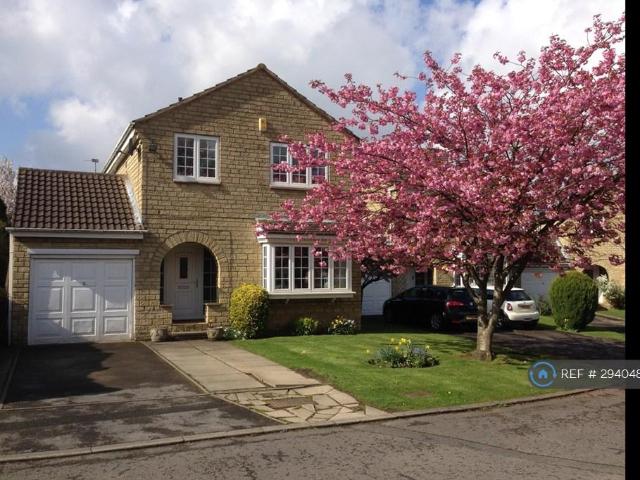 Oakdene Gardens, Leeds, LS17 4 bed detached house to rent £1,950 pcm £450 pw