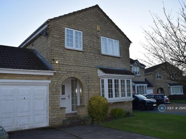Oakdene Gardens, Leeds, LS17 3 bed detached house to rent £1,950 pcm £450 pw