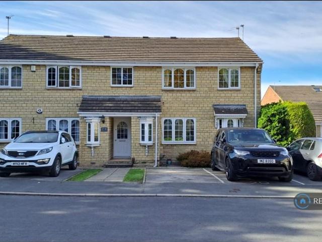 Oakdene Vale, Leeds, LS17 2 bed flat to rent £1,175 pcm £271 pw