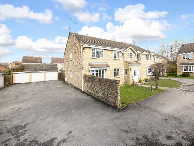 Oakdene Vale, Shadwell, Leeds LS17, 2 bed flat to rent, £1,200 pcm | PrimeLocation
