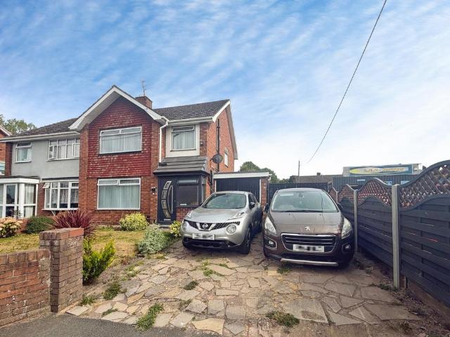 Oakengates Road, Telford TF2 3 bed semi detached house to rent £1,275 pcm £294 pw