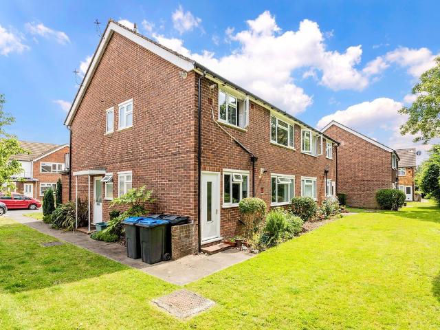 Oakenshaw Close, Surbiton KT6, 2 bed maisonette to rent, £1,850 pcm | PrimeLocation